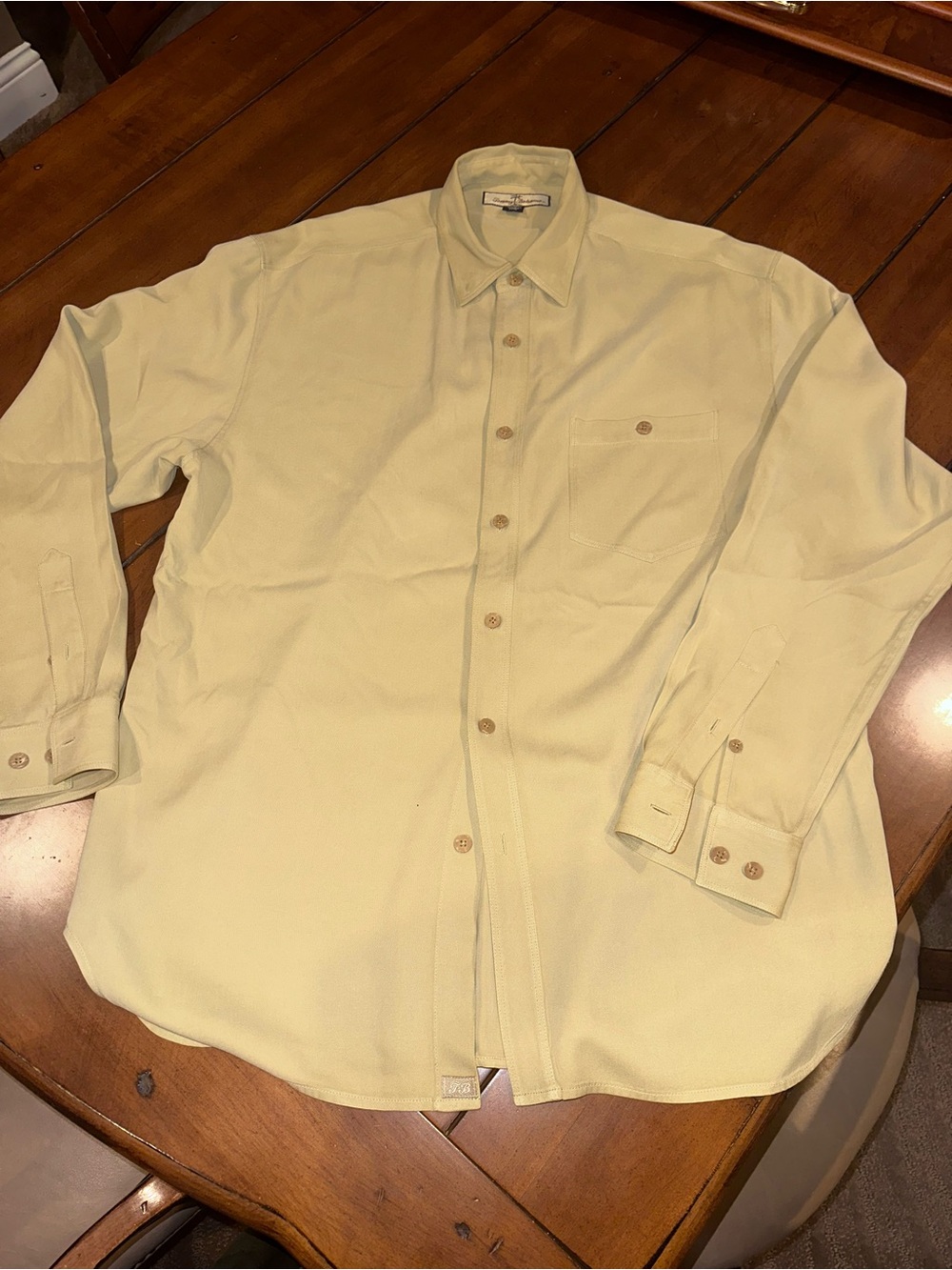 Tommy Bahama 100% Silk Long Sleeve Button Down Shirt Men’s Medium Tan